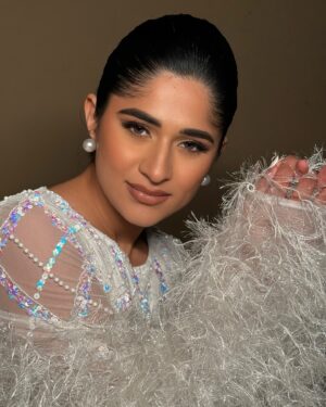 Preeti Singh Instagram - Makeup: @_makeupbykaran_ 
Outfit: @crystellia_fashions 
Inframe: @pspreetisinghofficial 
Jewellery: @blush_solan 
.
.
.
.
.
.