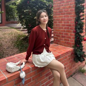 Preeyaphat Lawsuwansiri Instagram - 🎄🧑🏻‍🎄✨
#MerryXmaswithCarlyn 
#Carlyn #carlynTH