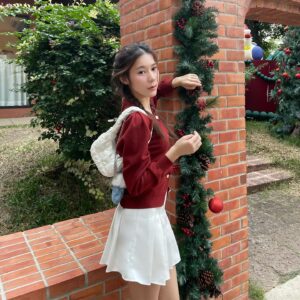 Preeyaphat Lawsuwansiri Instagram - 🎄🧑🏻‍🎄✨
#MerryXmaswithCarlyn 
#Carlyn #carlynTH