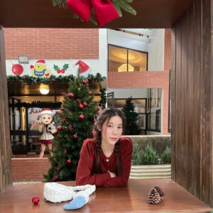 Preeyaphat Lawsuwansiri Instagram - 🎄🧑🏻‍🎄✨
#MerryXmaswithCarlyn 
#Carlyn #carlynTH