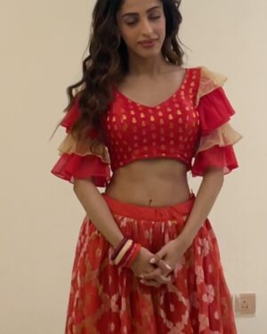 Priya Banerjee Instagram - Moments of being Joba 🌺

CHAALCHITRO releasing PAN-INDIA after receiving tremendous amount of love and support all over Bengal. Thank you to each one of you for making this happen.♥️

Watch it in theatres all over India from January 10th. See you all at the cinemas ✨

@pratimdgupta 
@friends_communication