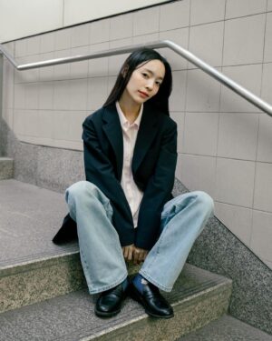 Priya Sangkhachinda Instagram - ใครชอบแต่งตัวแนววินเทจ Old School ต้องนี่เลย UNIQLO and JW ANDERSON ที่มาในสไตล์  Modern Preppy กลิ่นอายแบบยุค  80s-90s นี่แค่ตัวอย่างนะ ยังมีไอเทมน่ารักๆ อีกเพียบเลย มาช้อปตามกันได้ที่ร้าน Uniqlo และ Uniqlo Online Store ของดีแบบนี้ห้ามพลาดเลยนะ

#UniqloJWAnderson #UniqloThailand #LifeWear
