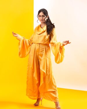 Priyadarshini Indalkar Instagram - Can’t talk,  Sunflowering …. 🌻

.
.
.
.
.
@sulbhavsonawane 
@siddheshparkar 
@aniket_randale_ 
@beingdeepeshmore13 
@darshanambrephotography 

#goldDust #goldenGirl