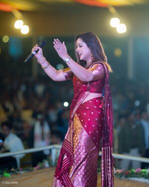 Priyanka Bharali Instagram - যোৱা ৪ ফেব্ৰুৱাৰী তাৰিখে বজালীত আয়োজিত অসম সাহিত্য সভাৰ সপ্ত-সপ্ততিতম দ্বি বাৰ্ষিক অধিবেশনৰ সাংস্কৃতিক সন্ধিয়াত গীত পৰিৱেশন কৰি অতি আনন্দিত হ’লো....সকলোলৈ আন্তৰিক ধন্যবাদ আৰু কৃতজ্ঞতা জ্ঞাপন কৰিছো🙏

Thank you @nikukalitaphotography 
@jinku_makeup 
@bidyut_rakesh 

#asomsahityasabha2025 #priyankabharali #priyankabharaliofficial #priyankabharalifanclub #priyankabharalilive #newpost #instagram #instagood #instamood #instalike #singer #indiansingers #performer #assam #bojali #guwahati #thankfulgratefulblessed #❤️🙏🧿