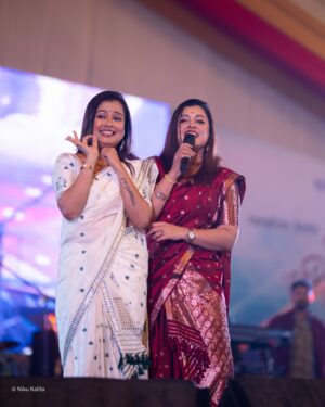 Priyanka Bharali Instagram - যোৱা ৪ ফেব্ৰুৱাৰী তাৰিখে বজালীত আয়োজিত অসম সাহিত্য সভাৰ সপ্ত-সপ্ততিতম দ্বি বাৰ্ষিক অধিবেশনৰ সাংস্কৃতিক সন্ধিয়াত গীত পৰিৱেশন কৰি অতি আনন্দিত হ’লো....সকলোলৈ আন্তৰিক ধন্যবাদ আৰু কৃতজ্ঞতা জ্ঞাপন কৰিছো🙏

Thank you @nikukalitaphotography 
@jinku_makeup 
@bidyut_rakesh 

#asomsahityasabha2025 #priyankabharali #priyankabharaliofficial #priyankabharalifanclub #priyankabharalilive #newpost #instagram #instagood #instamood #instalike #singer #indiansingers #performer #assam #bojali #guwahati #thankfulgratefulblessed #❤️🙏🧿