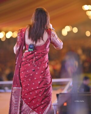 Priyanka Bharali Instagram - যোৱা ৪ ফেব্ৰুৱাৰী তাৰিখে বজালীত আয়োজিত অসম সাহিত্য সভাৰ সপ্ত-সপ্ততিতম দ্বি বাৰ্ষিক অধিবেশনৰ সাংস্কৃতিক সন্ধিয়াত গীত পৰিৱেশন কৰি অতি আনন্দিত হ’লো....সকলোলৈ আন্তৰিক ধন্যবাদ আৰু কৃতজ্ঞতা জ্ঞাপন কৰিছো🙏

Thank you @nikukalitaphotography 
@jinku_makeup 
@bidyut_rakesh 

#asomsahityasabha2025 #priyankabharali #priyankabharaliofficial #priyankabharalifanclub #priyankabharalilive #newpost #instagram #instagood #instamood #instalike #singer #indiansingers #performer #assam #bojali #guwahati #thankfulgratefulblessed #❤️🙏🧿
