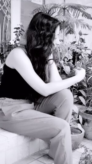 Priyanka Kandwal Instagram - No caption for this 😬 #oldsongs #blackandwhite