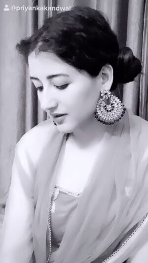 Priyanka Kandwal Instagram - Aja saman 😊❤️