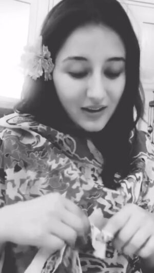 Priyanka Kandwal Instagram - Ek pardesi #ekpardesi #oldisgold