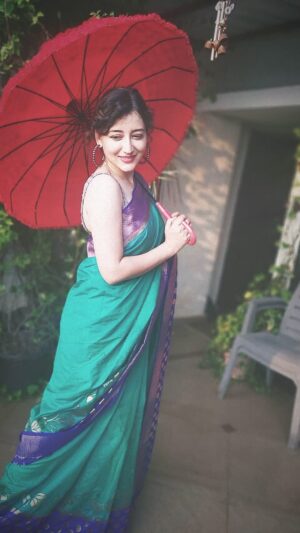 Priyanka Kandwal Instagram - Thandi hawa kali ghata 💃