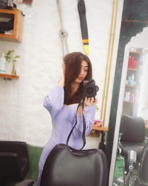Priyanka Khera Instagram - Cue the cute cut 💇‍♀️ 
@amityashwant_hair 
#Priyankakhera