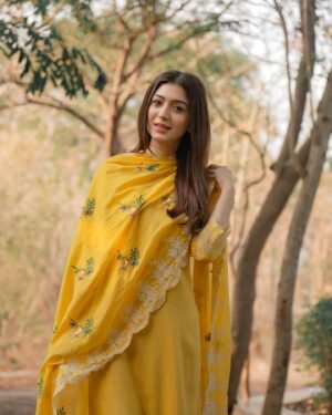 Priyanka Khera Instagram - ओ सूरत ओ एस दी, परियां वर्गी सीरत दी ओयम मरियम लगदी 💫