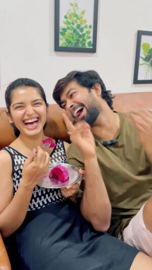 Priyanka M Jain Instagram - Me & My Girl💕🤣🤣
@priyankamjain___0207 ❤️

#shivpriya #priyankajain #shivakumar #neverendingtales #couple #comedy #comedyreels #love #girl #girlfriend #shivakumarmarihal #trendingreels #trending #trend #instagood #feelgood #telugu #india #2025 #cute #cutecouples
