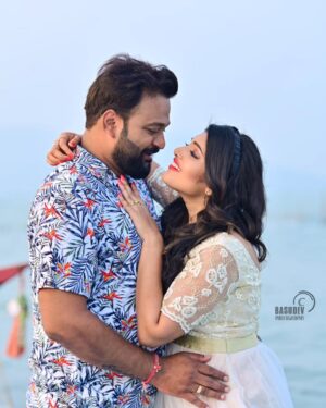 Priyanka Panigrahi Instagram - #happyvalentinesday❤️ dear huby🫶🫶🫶
@smarakdashh