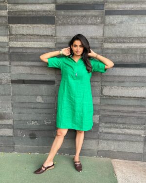 Priyanka Tendolkar Instagram - 💚

Dress- @nikayifashionstudio @mrunmayiavachat