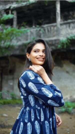 Priyanka Tendolkar Instagram - Smile with your eyes..! 

Blue colour  cotton co-ord set with heavy designer print ! 
Detailing with  crocia lace✨

In frame - @priyanka_tendolkar 
 
Co ord set by - @aarohi_apparel_ 
Click by - @_pratham_tambe_ 
HMUA-@official_shrutishikhare 
Style by - @all.aboutfashion17 
Design by -@_pranalihebbalkar_