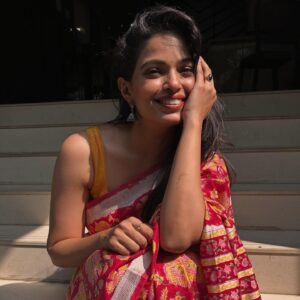Priyanka Tendolkar Instagram - Saree by @gaatha.sarees ❤️
Clicked by my dear dad @tendolkar.deepak 😘