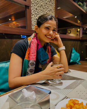 Priyanka Tendolkar Instagram - Wrapped up in love and a cute scarf. 😉🌸