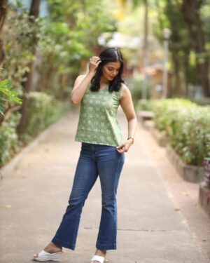Priyanka Tendolkar Instagram - Stylish vibes brought to you by @kalasutaa with beautiful @priyanka_tendolkar
.
.
.
.
.
In frame : @priyanka_tendolkar 
Click: @rohitographs 
Style by @kalasutaa
Makeup-hair by @the_look_changer_
.
.
.
Book your prints now! For more information dm or get us on whatsapp.
 91 9326594426
.
.
.

#fashionforward #styleinspiration #ootd #fashionista#trendsetter #instafashion #wardrobegoals #fashionaddict #streetstyle #kurti #india #mumbai#brand #kalasutta