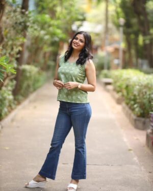 Priyanka Tendolkar Instagram - Stylish vibes brought to you by @kalasutaa with beautiful @priyanka_tendolkar
.
.
.
.
.
In frame : @priyanka_tendolkar 
Click: @rohitographs 
Style by @kalasutaa
Makeup-hair by @the_look_changer_
.
.
.
Book your prints now! For more information dm or get us on whatsapp.
 91 9326594426
.
.
.

#fashionforward #styleinspiration #ootd #fashionista#trendsetter #instafashion #wardrobegoals #fashionaddict #streetstyle #kurti #india #mumbai#brand #kalasutta
