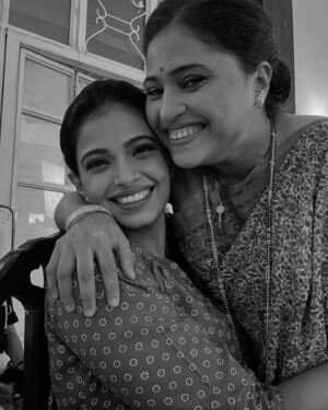 Priyanka Tendolkar Instagram - That constant bond from day one… 
Najar na lage🧿