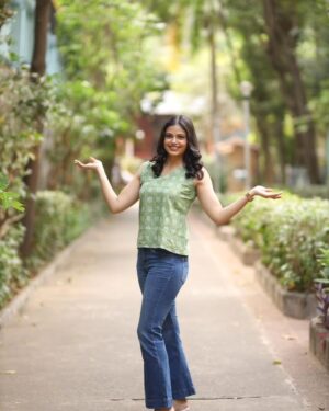 Priyanka Tendolkar Instagram - Stylish vibes brought to you by @kalasutaa with beautiful @priyanka_tendolkar
.
.
.
.
.
In frame : @priyanka_tendolkar 
Click: @rohitographs 
Style by @kalasutaa
Makeup-hair by @the_look_changer_
.
.
.
Book your prints now! For more information dm or get us on whatsapp.
 91 9326594426
.
.
.

#fashionforward #styleinspiration #ootd #fashionista#trendsetter #instafashion #wardrobegoals #fashionaddict #streetstyle #kurti #india #mumbai#brand #kalasutta
