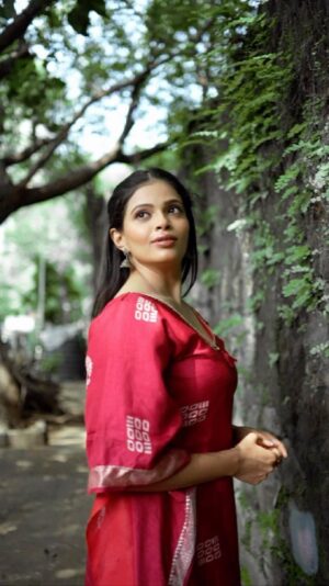Priyanka Tendolkar Instagram - A kaftan dress for every occasion ✨ 
DM for more details! 

Red kaftan by @aarohi_apparel_ 

In frame -@priyanka_tendolkar 🦋❤️✨

Click by @_pratham_tambe_ 
HMUA-@official_shrutishikhare 
Style by- @vaish.17 
Designed by -@_pranalihebbalkar_ 

#aarohiapparel #indowestern #perfectoccasionalwear 
#explorepage #festivewear