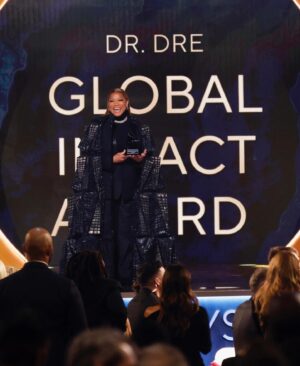 Queen Latifah Instagram - What an amazing night 💕 congratulations to the talented and inspirational @aliciakeys 🔥 I’m so proud of you 🎉🎉🎉

#grammys #recordingacademy #cbs #covergirlpartner #drdreglobalimpactaward
