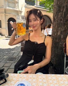 Actress Ra Mi-ran HD Photos and Wallpapers March 2025