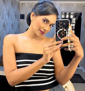 Rachanaa Parulkar Instagram - And it’s a happy new year NOW !
❤️🧿🙏🏼🤍🤲🏼🦋

Love & Happiness For Everyone 

#2025#january#priya#dangaltv#balajitelefilms#pyarkiraahein#gratitude