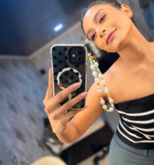 Rachanaa Parulkar Instagram - And it’s a happy new year NOW !
❤️🧿🙏🏼🤍🤲🏼🦋

Love & Happiness For Everyone 

#2025#january#priya#dangaltv#balajitelefilms#pyarkiraahein#gratitude