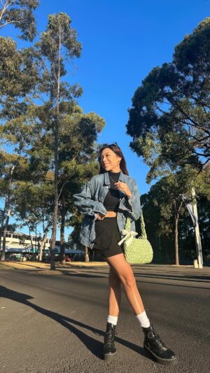 Rachel Wan Instagram - Here’s how I made it work. (: Answering my most asked questions - How did I find a job upon moving Australia? Did I secure one before moving? ✈️ 

This is for anyone who’s been thinking about it for SO LONG, but have been afraid. I’m here to encourage you to trust yourself more. You can make it work. (: Take the leap, you’ll never regret this plot in your life. 💪

Also, not me wearing a pink version of @edwininja ‘s original 9 Halls crochet pattern. 🫢👌