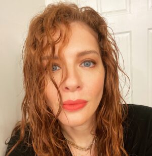 Rachelle Lefevre Instagram - In honor of my birthday, I’m bringing back the 90’s wet look 😝🥳