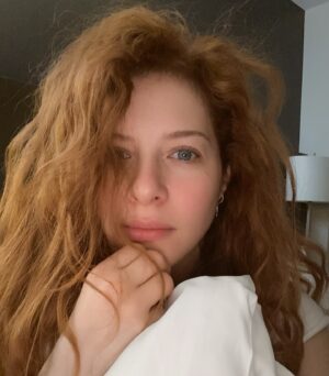 Rachelle Lefevre Instagram - Good morning! Bed head is still in, right?…If not, this is me auditioning to be in a live-action Fraggle Rock