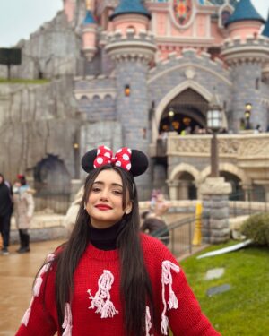 Rachi Sharma Instagram - little rachi was so happy🥺✨🍭💎🤌🏻💗🪩❄️