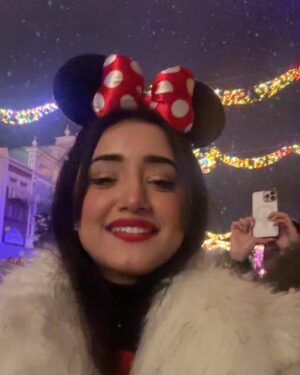 Rachi Sharma Instagram - little rachi was so happy🥺✨🍭💎🤌🏻💗🪩❄️