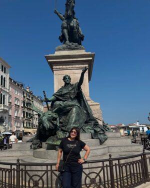 Rakhee Vaswani Instagram - Sunday morning mood with a little sneak peek of Italy🇮🇹

(italy, travel, traveling, chef life, chef, sneak peak , italy diaries, travel diary, loce travel)

#chefrakheevaswani #italy #trending #fyp #italy_vacations #italytrip #amazing #fundday #trend #fypage #fypシ