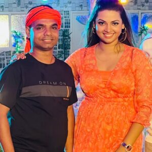 Raksha Gupta Instagram - Wishing you a very happy birthday @ravipanditdirector sir 🎂
Aap hamesha khush rhie mast rahie aur swasth rahie 🥰🧿
Mahadev ki kirpa hamesha aap pe bani rahe 🔱🙏🏻
.
.
.
#happybirthday #godblessyou #rakshagupta #ravipandit