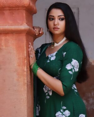 Raksha Gupta Instagram - ☘️
.
.
.
.
.
.
#rakshagupta #rakshaguptaofficial #raksharules #rakshalove #rakshafam #photooftheday #photo #shoot #oldschool