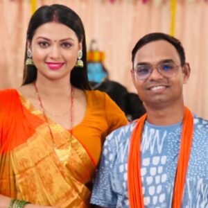Raksha Gupta Instagram - Wishing you a very happy birthday @ravipanditdirector sir 🎂
Aap hamesha khush rhie mast rahie aur swasth rahie 🥰🧿
Mahadev ki kirpa hamesha aap pe bani rahe 🔱🙏🏻
.
.
.
#happybirthday #godblessyou #rakshagupta #ravipandit