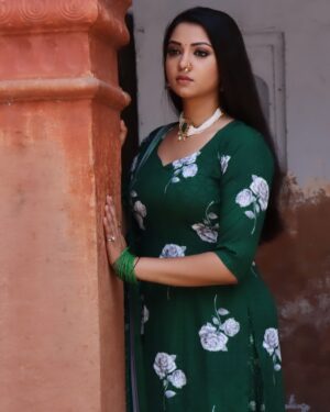 Raksha Gupta Instagram - ☘️
.
.
.
.
.
.
#rakshagupta #rakshaguptaofficial #raksharules #rakshalove #rakshafam #photooftheday #photo #shoot #oldschool