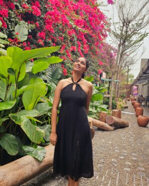 Rakshana Induchoodan Instagram - 2024 taught me that the power of surrender is much greater than power of control ..never fight the flow of life !
I hope this year we find more happiness along with strength !
Happy 2025🧿🔖