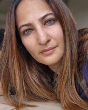 Rakshanda Khan Instagram - When your headache is awful but the light is awesome, that's when my friend the struggle is real! To pose or not to pose. To post or not to post.shakespeare would have had many more questions in this Era of social media 😝