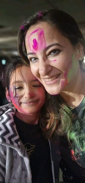 Rakshanda Khan Instagram - My version of the holi Mashup. Holymoly hope u had a great holi. 
Styling @nishabedii 
#janamjanamkasaath #drkarunatomar