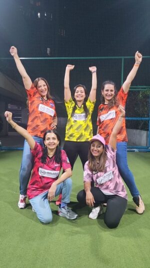 Rakshanda Khan Instagram - So so soooo excited for this one. In the grip of cricket fever Imperial Heights mein aaya IHCL @imperialheightssports .Aa rahi hain humaari Divas, Reinas, Eagles aur Queens. All the best girls, break their leg. Ummmm I mean break a leg