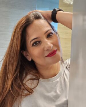 Rakshanda Khan Instagram - You know it's love ❤️ when your Handsome Husband clicks the best photographs of you . Now I'm wondering how I can trick him into doing this more often. 😋 these talented people I tell you, just so moody 🤭🤭🤭