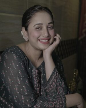 Rani Chatterjee Instagram - Hey beautiful ❤️❤️🧿 achi lag Rahi hu na 😍 #ranichatterjee