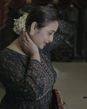Rani Chatterjee Instagram - Hey beautiful ❤️❤️🧿 achi lag Rahi hu na 😍 #ranichatterjee