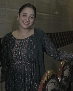 Rani Chatterjee Instagram - Hey beautiful ❤️❤️🧿 achi lag Rahi hu na 😍 #ranichatterjee