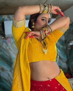 Rani Chatterjee Instagram - Dilo ki ye bate nahi janta ❤️💛 #ranichatterjee